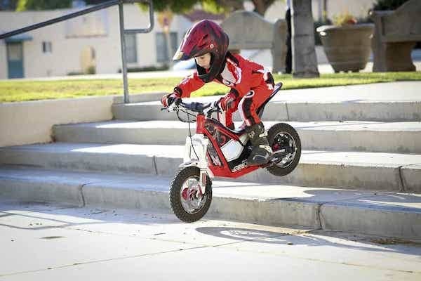 Meilleurs vélos électriques pour enfants 2022 [per age group] Conseils Motocross